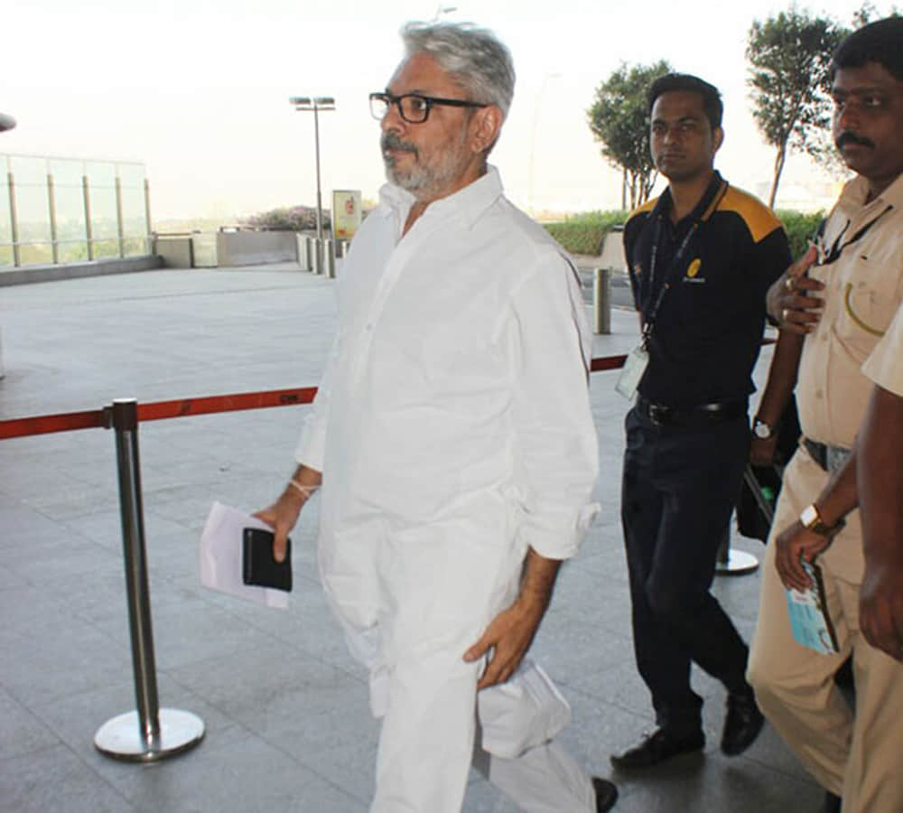 sanjay leela bhansali spoted at mumbai airport with tensed face