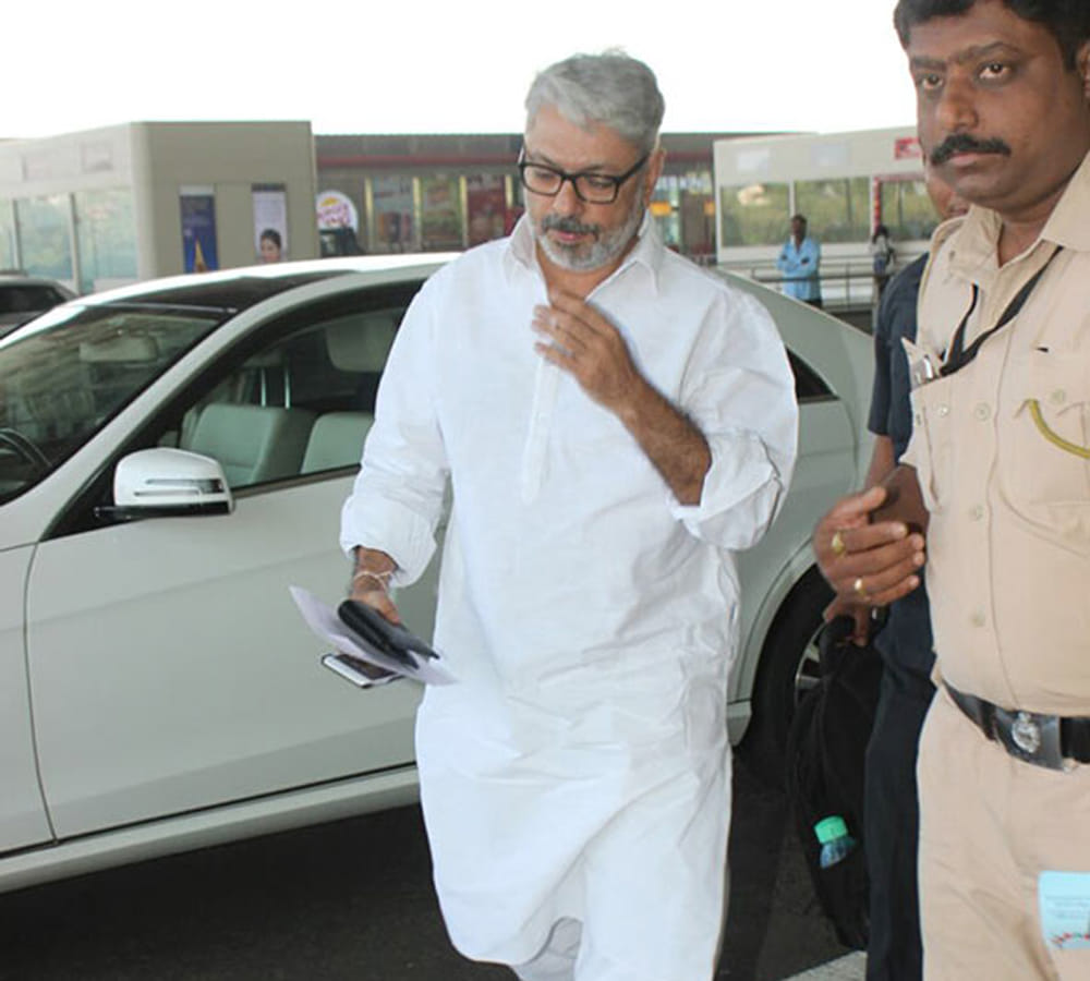 sanjay leela bhansali spoted at mumbai airport with tensed face