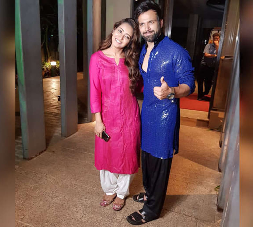 Bharti Singh and her fiancee Haarsh Limbachiyaa enjoyed Mata Ki Chowki at home