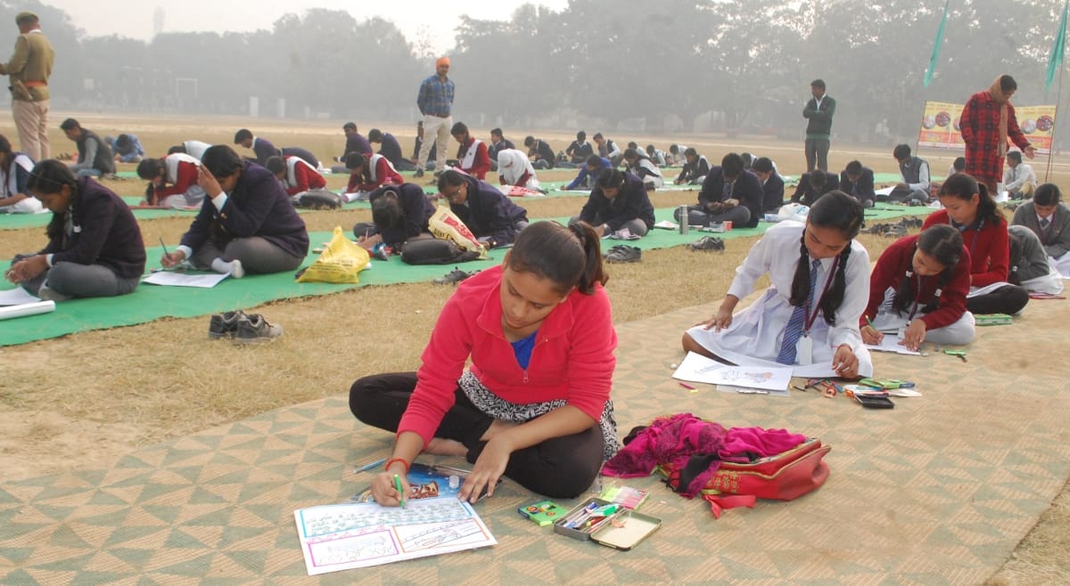 यातायात माह के समापन पर आयोजित हुई पेंटिंग प्रतियोगिता