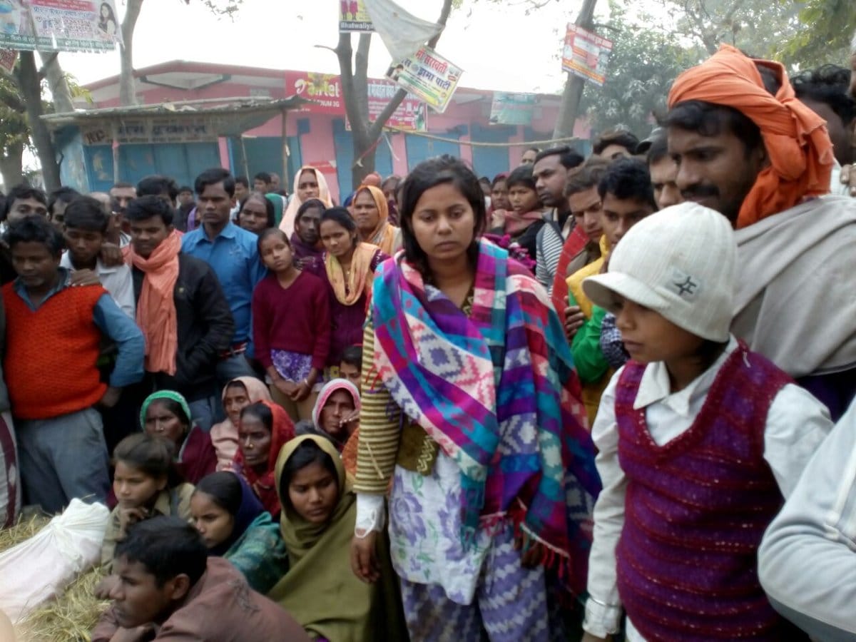 दंपती के शव को सड़क पर रख लगाया जाम 19-17-12