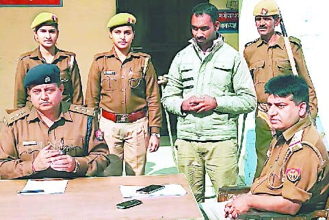पुलिस ने दबोचा इनामी बदमाश
