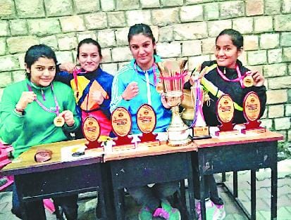 इंटर विवि बॉक्सिंग में मोनिका ने झटका कांस्य
