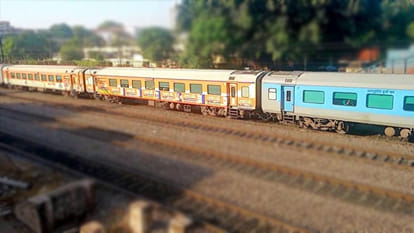 Reverse Shatabdi Express will make Star Hotel feel
