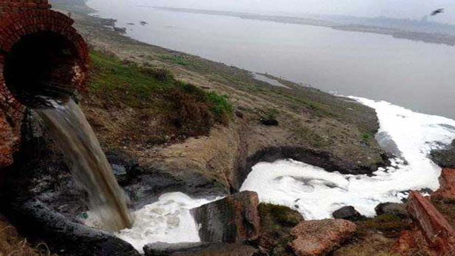 4 million liters sewer water in the Ganga everyday