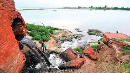 4 million liters sewer water in the Ganga everyday