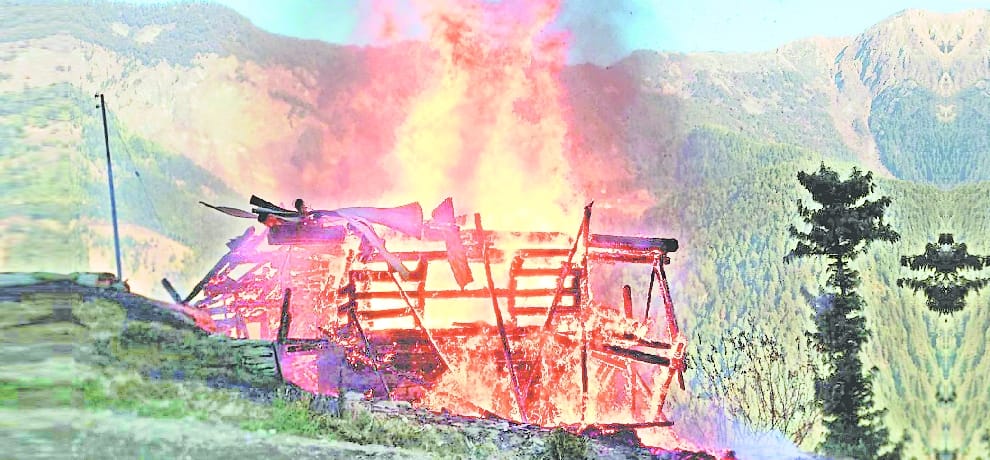 one person died in fire accident at kullu banjar