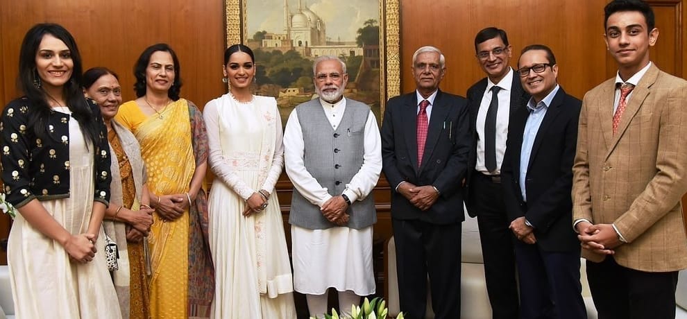 manushi chhillar writes emotional tweet on meeting prime minister narendra modi