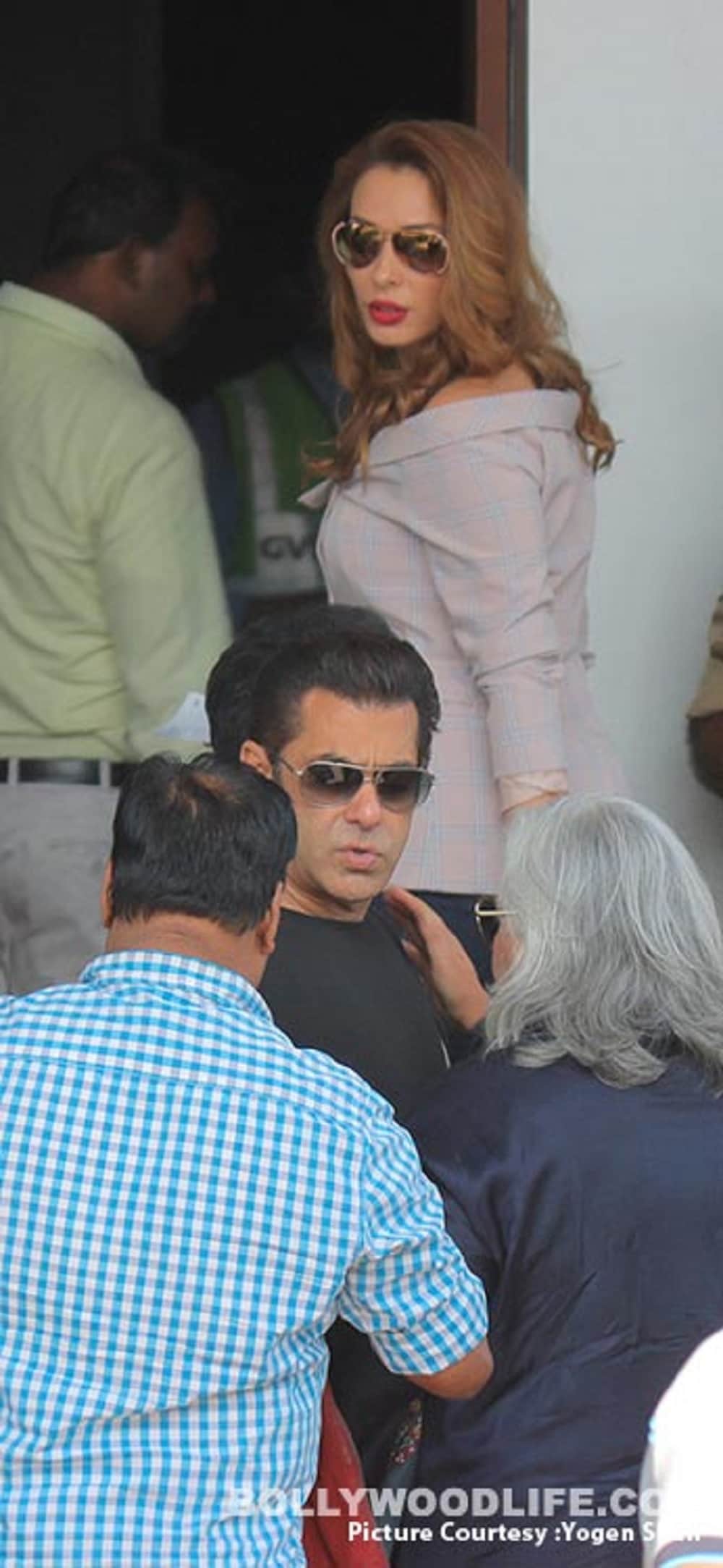 Salman Khan spotted at airport with his girlfriend Iulia Vantur