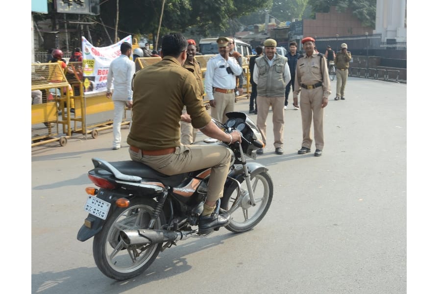 Traffic month in Lucknow.
