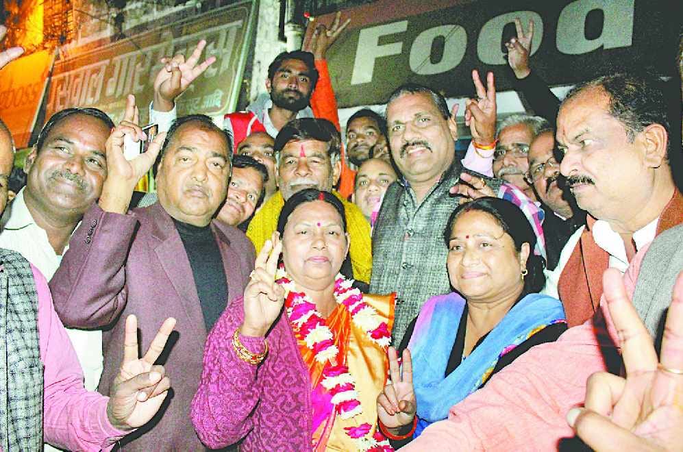 Target to make city smart city: Shashi