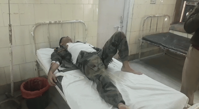 Army Corps and tourist injured in a road accident in jaisalmer