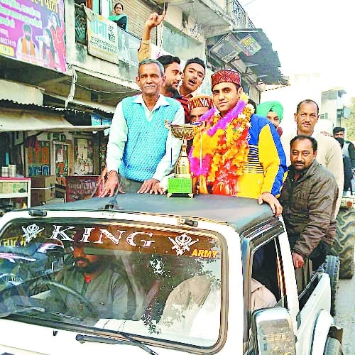 हैंडबाल खिलाड़ी अवतार का भव्य स्वागत