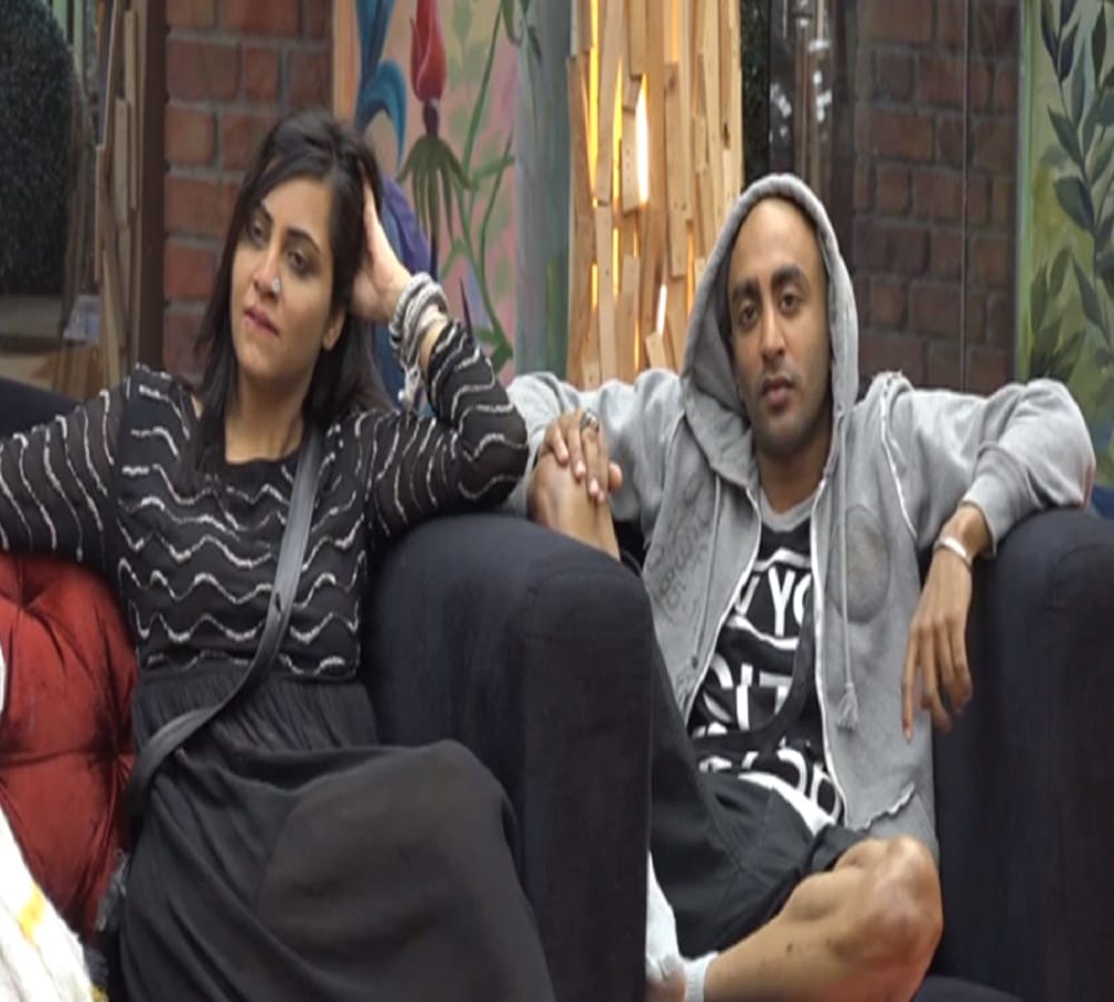  puneesh and bandgi denied to go inside the jail of bigg boss 11