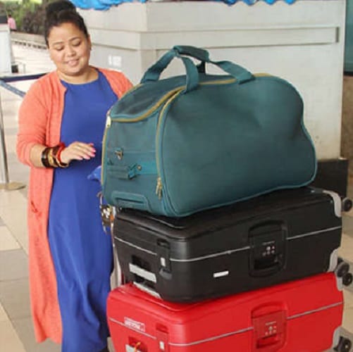 Comedy queen Bharti Singh leaves for Goa spotted at Mumbai airport 