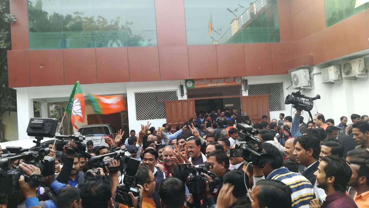  जीत के बाद जश्न में डूबे भाजपाई