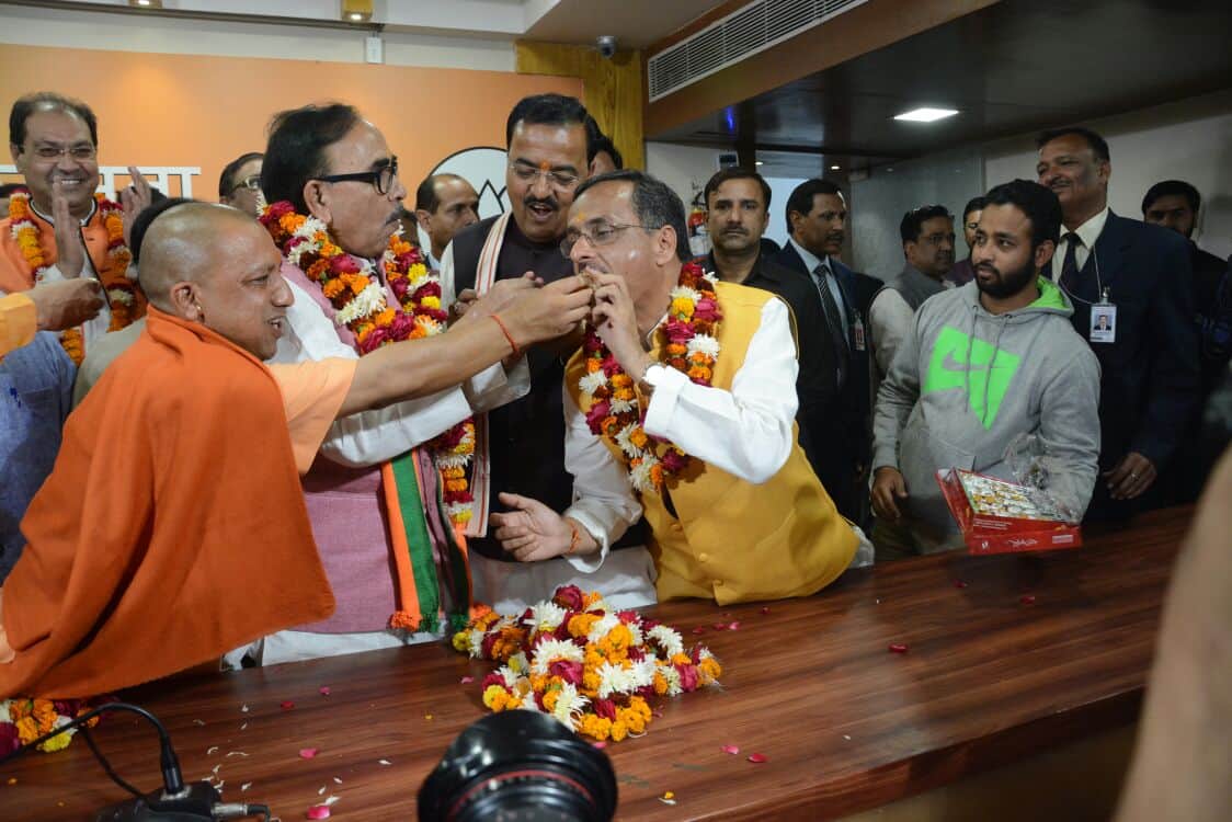 yogi adityanath and BJP celebrate win in nagar nikay election 2017.