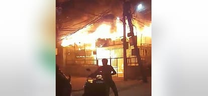 delhi : bank of india caught fire in khayala, no loss of life found