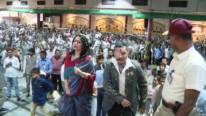 chetan cheeta met with coaching students in kota