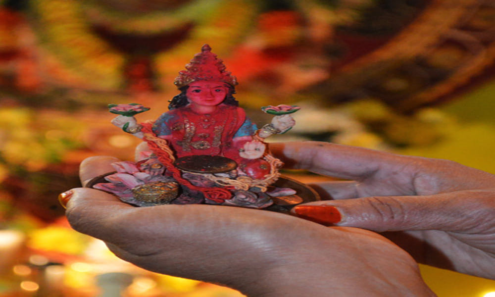 in new year 2018 horoscope maa laxmi good effect on zodiac