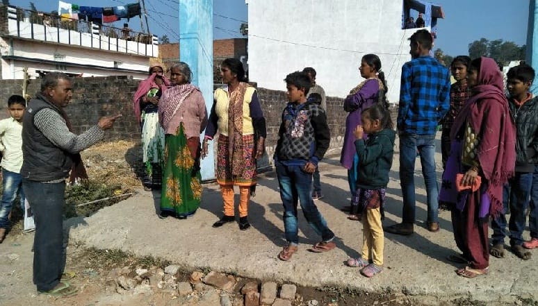चोरपानी में अवैध शराब की ब्रिकी को लेकर महिलाओं  ने काटा हंगामा