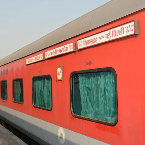 indian Railway gives new look to rajdhani express coaches under its Swarna project