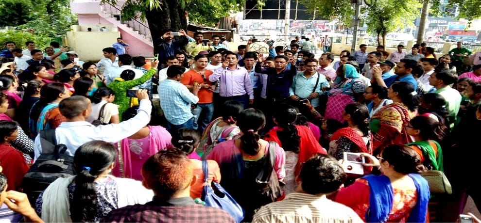 Chhattisgarh seven teachers died during agitation state wide agitation planned in raipur