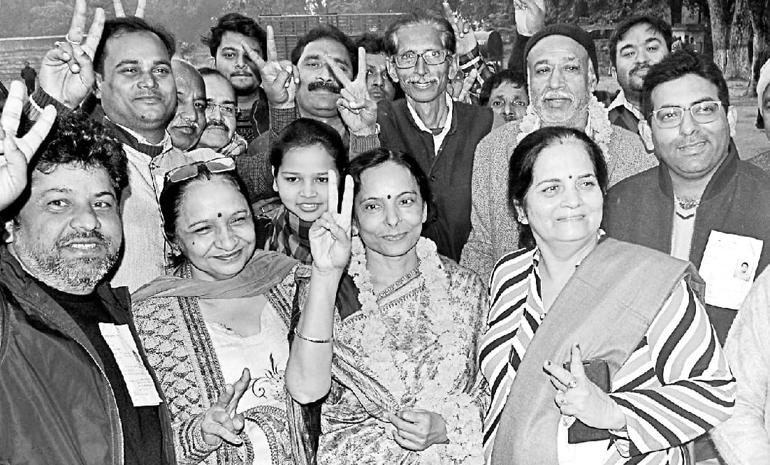 सपा ने लाज बचाई, भाजपा को नुकसान