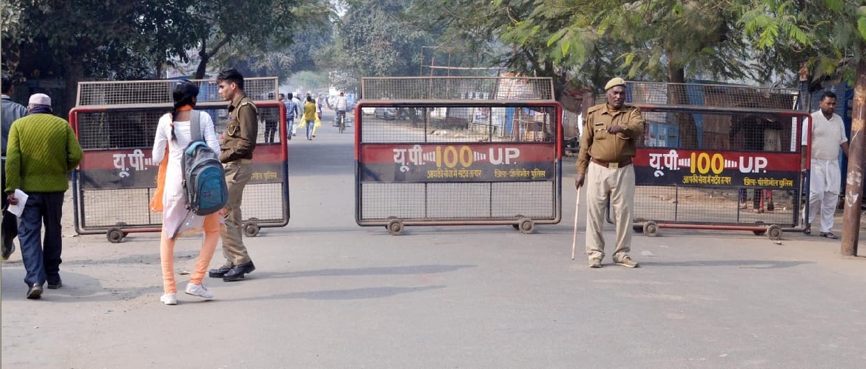 गांधी स्टेडियम रोड पर पहुंचकर फंस गए राहगीर