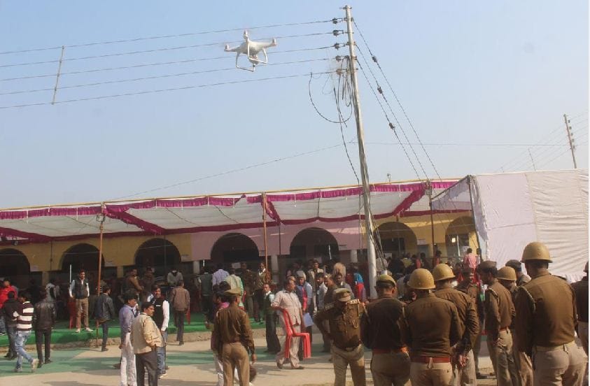 जीत के जश्न के दौरान बवाल, पुलिस ने दागे आंसू गैस के गोले