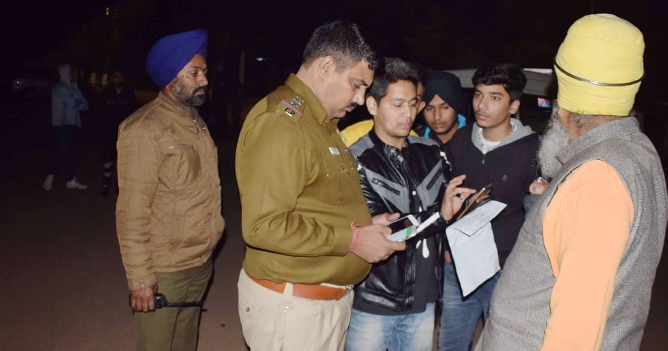 bribe allegation on chandigarh police constables