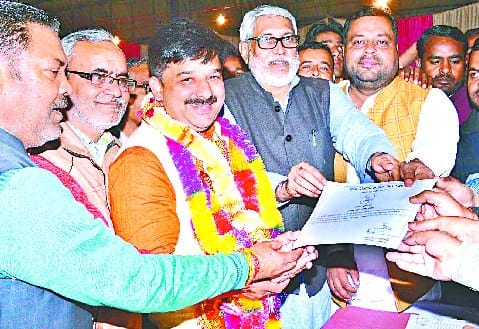 दातागंज की नगर पालिका के पहले चेयरमैन बने आकाश
