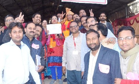 जश्न में डूबे सपा समर्थक, नरेश ने बचाई कांग्रेस की लाज