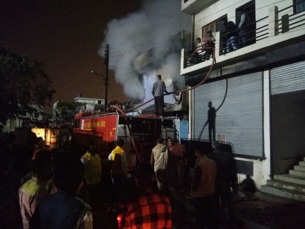 fire in godown due to short circuit