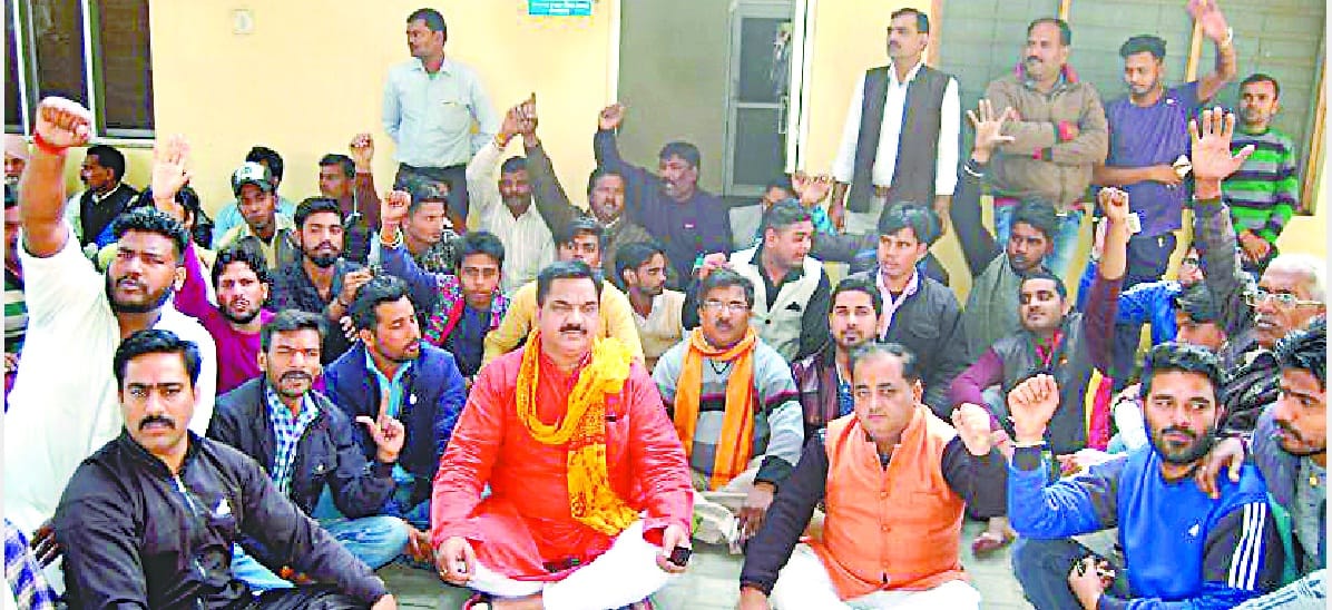 MLA's strike on Baravafat procession