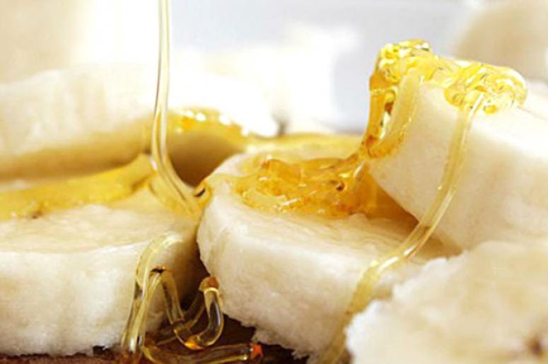 3 homemade hair packs for dry and lifeless hairs