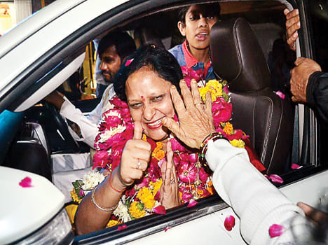 BSP in city and BJP in Kayamganj won the seat