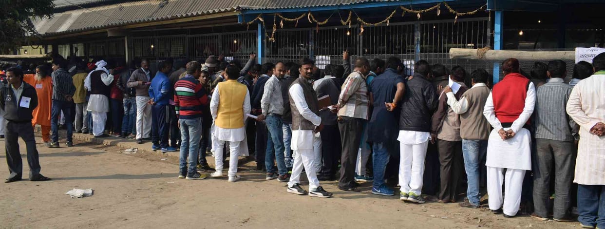मतगणना स्थल के बाहर रहा मेले जैसा माहौल