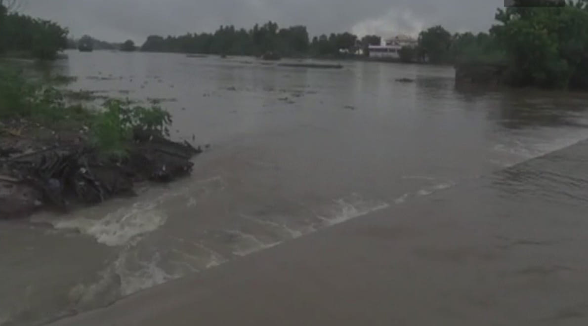 southern India is facing terror of cyclone ockhi now pm Narendra Modi promise for help