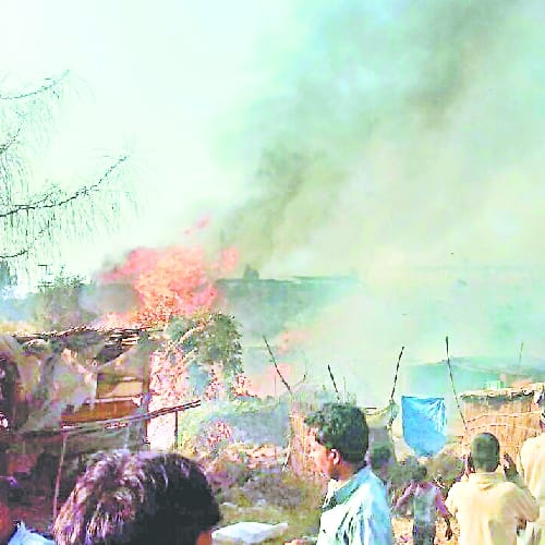 70 slums on fire at baddi in himachal