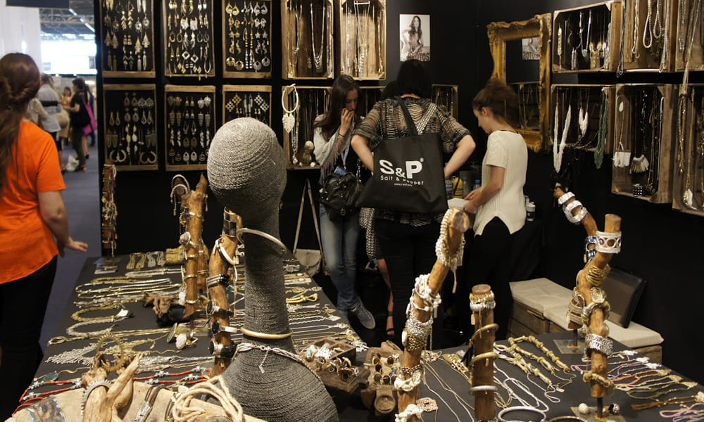 jewellery exhibition is the best way for comon people to reach expensive jewellery 