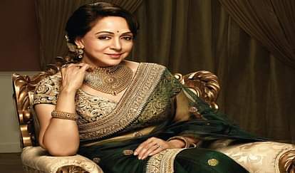 Naushad Award for 2017 being given to actress Hema Malini.