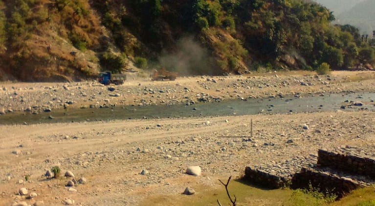 अमर उजाला अभियान: यहां तो खनन सामग्री मापतौल के लिए धर्मकांटा भी नहीं
