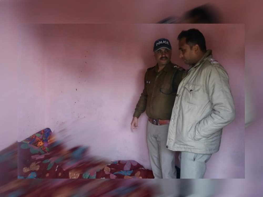 horrible photos of Husband murdered his wife by axe in dehradun