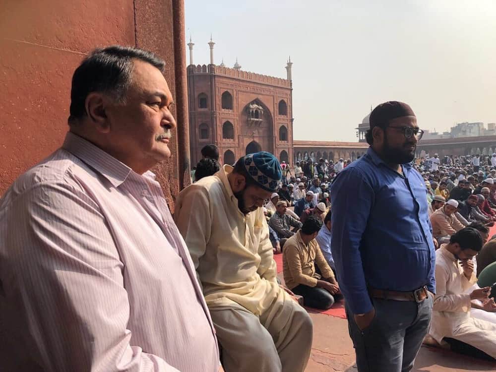 Rishi Kapoor Offers Prayer At Jama Masjid And Wish Eid Milad-Un-Nabi To Everyone
