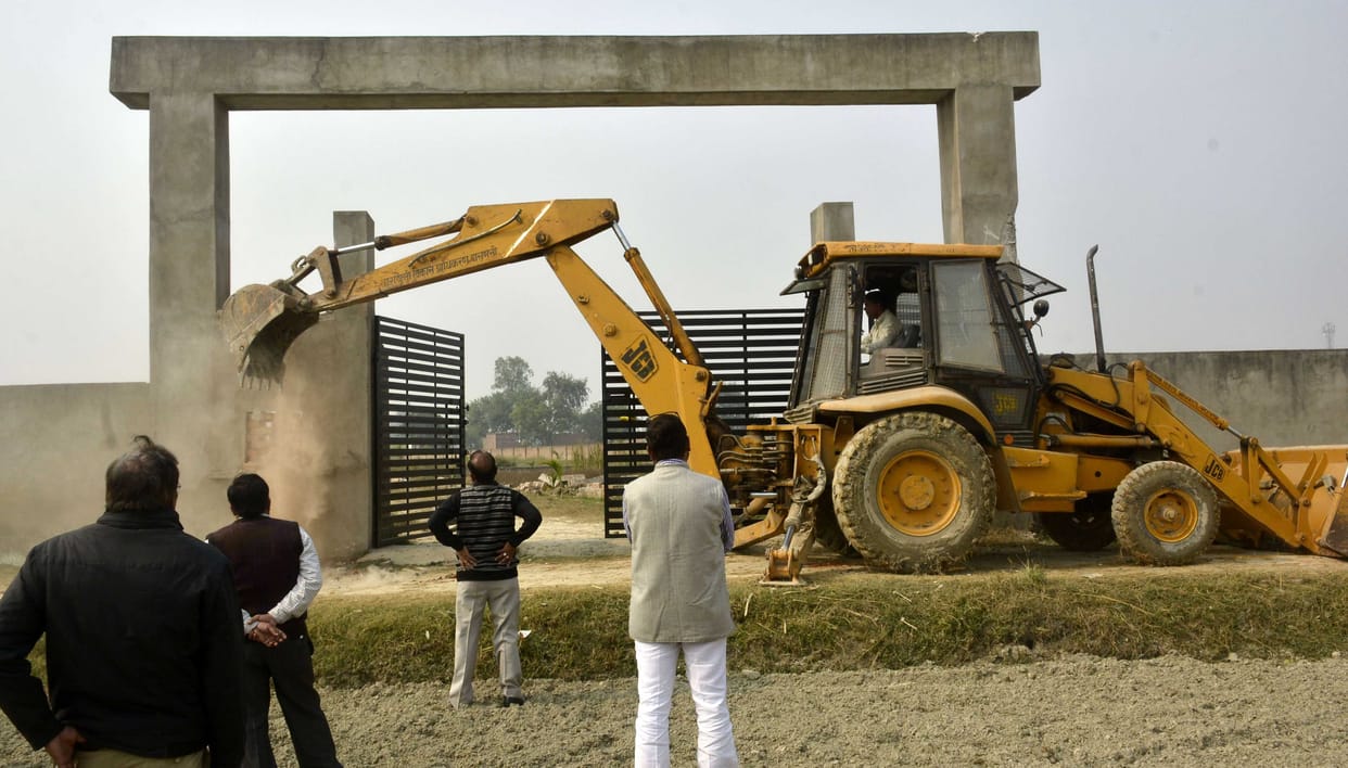 VDA demolished illegal building in varanasi