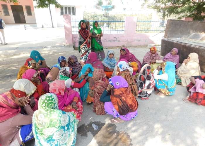 mainpuri supporter died while celebrating after election