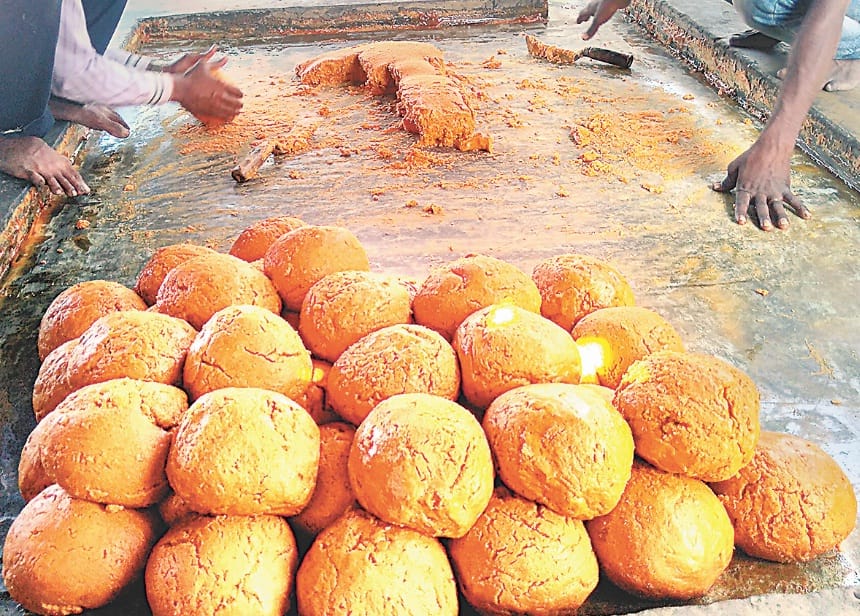 Pan singh's Jaggery is famous in kumaun