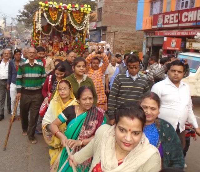 भगवान जगन्नाथ की रथ शोभायात्रा में उमड़ा शहर