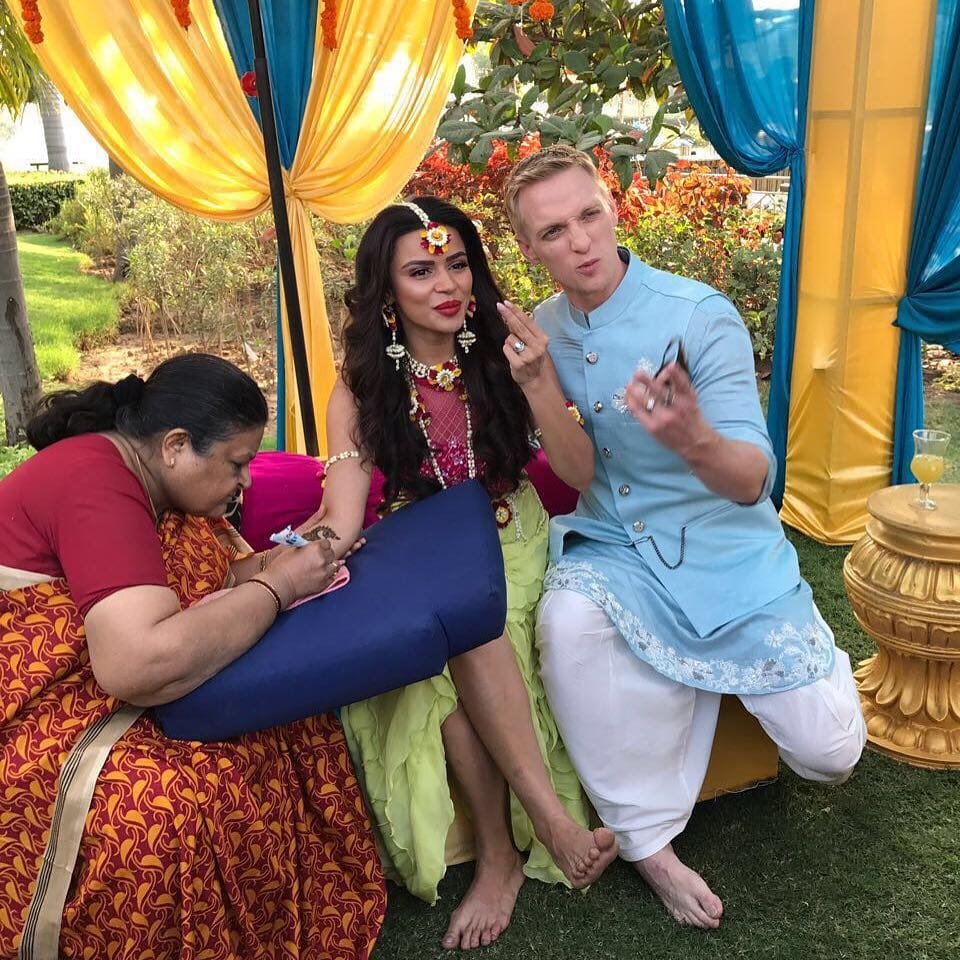 Aashka Goradia and Brent Goble Shared their first Picture after Wedding From The Taj Mahal